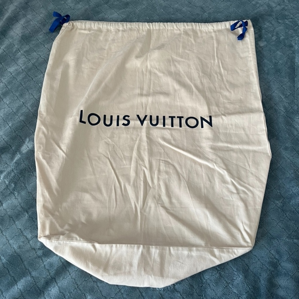 Louis Vuitton Large Cream Drawstring‎ Dust Bag 22.5 x 25.5 Authentic Luxury